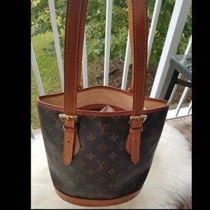Authentic Louis Vuitton SM bucket bag